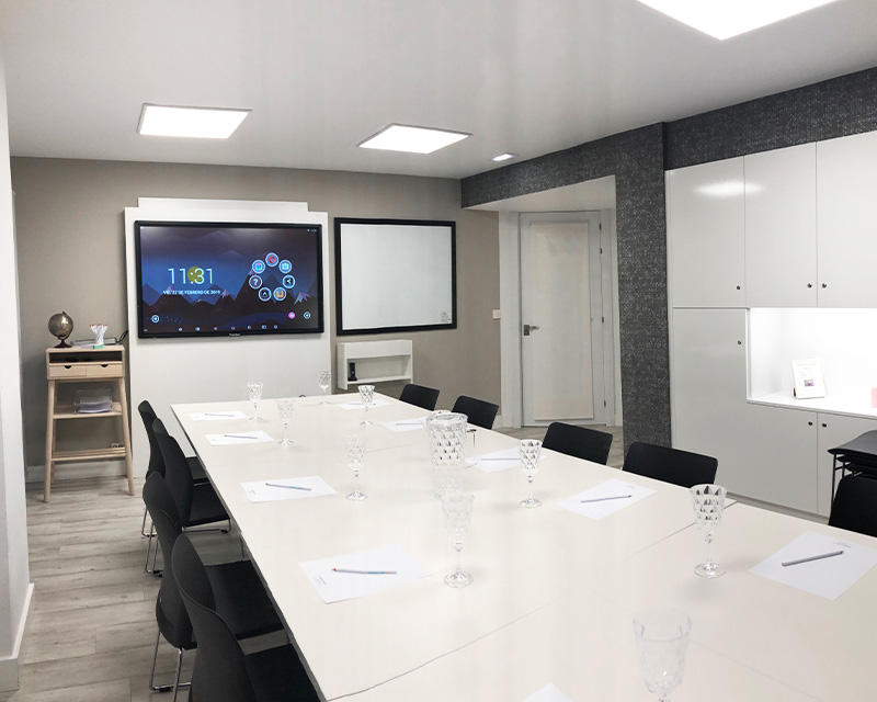 BUSINESS AND WORK Sala de reuniones 2 - 1