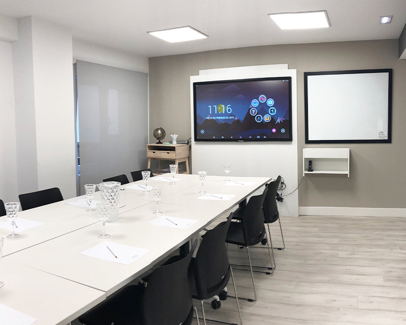 BUSINESS AND WORK Sala de reuniones 2 - 3